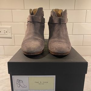 Rag & Bone Harlow booties in grey suede. Size 37.5